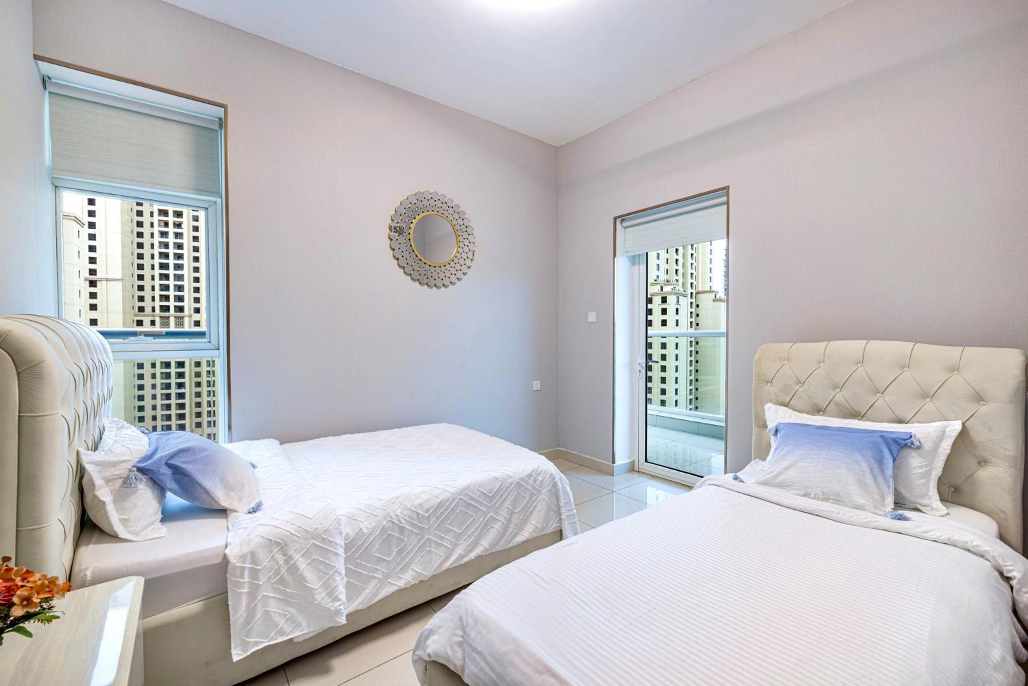 5 Star Serviced Apartment With Beach Access In The Heart Of Dubai Marina Free Welcome Gift Box Upon Arrival 외부 사진