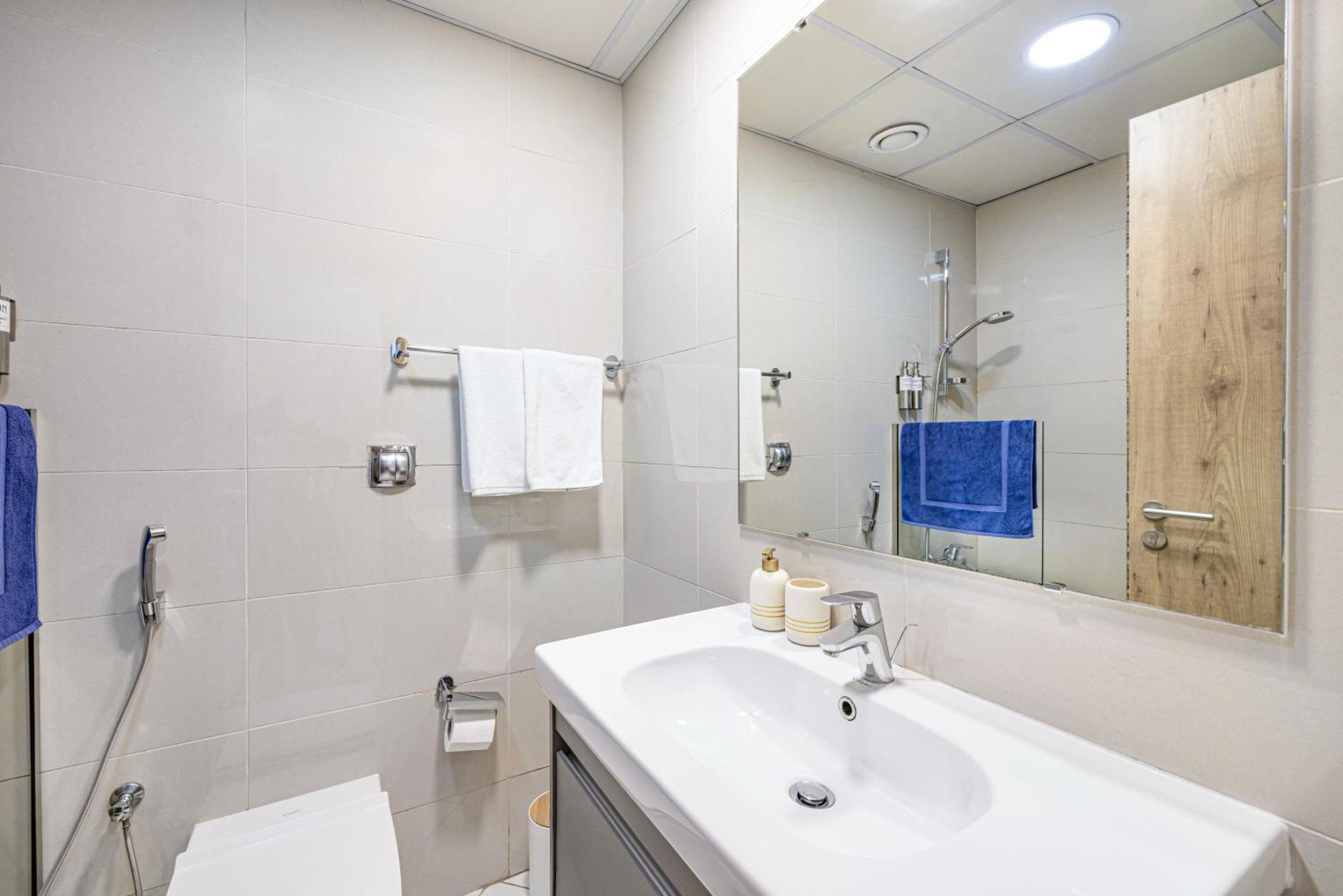 5 Star Serviced Apartment With Beach Access In The Heart Of Dubai Marina Free Welcome Gift Box Upon Arrival 외부 사진