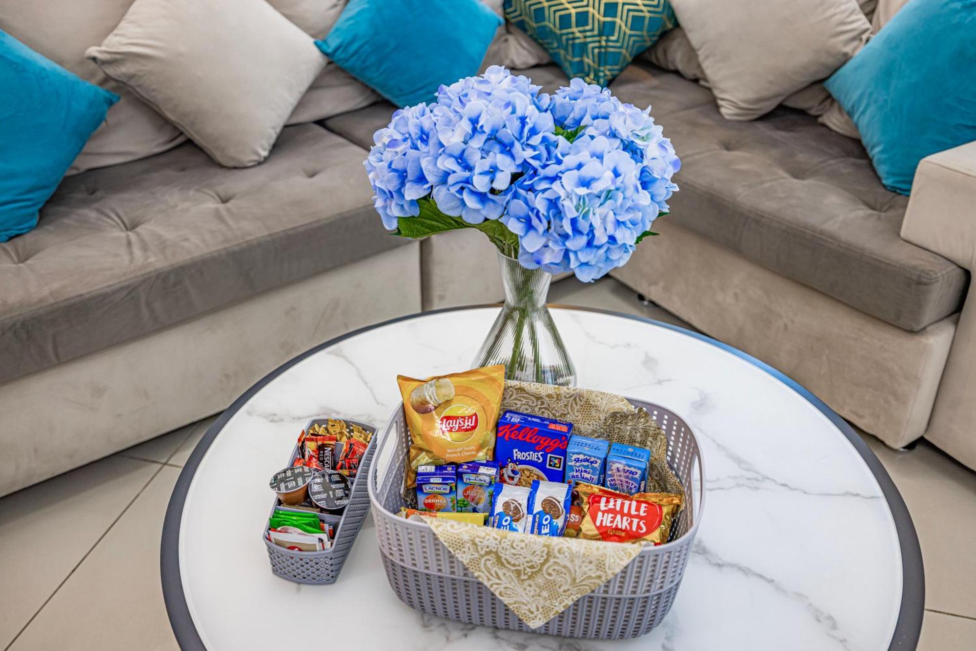 5 Star Serviced Apartment With Beach Access In The Heart Of Dubai Marina Free Welcome Gift Box Upon Arrival 외부 사진