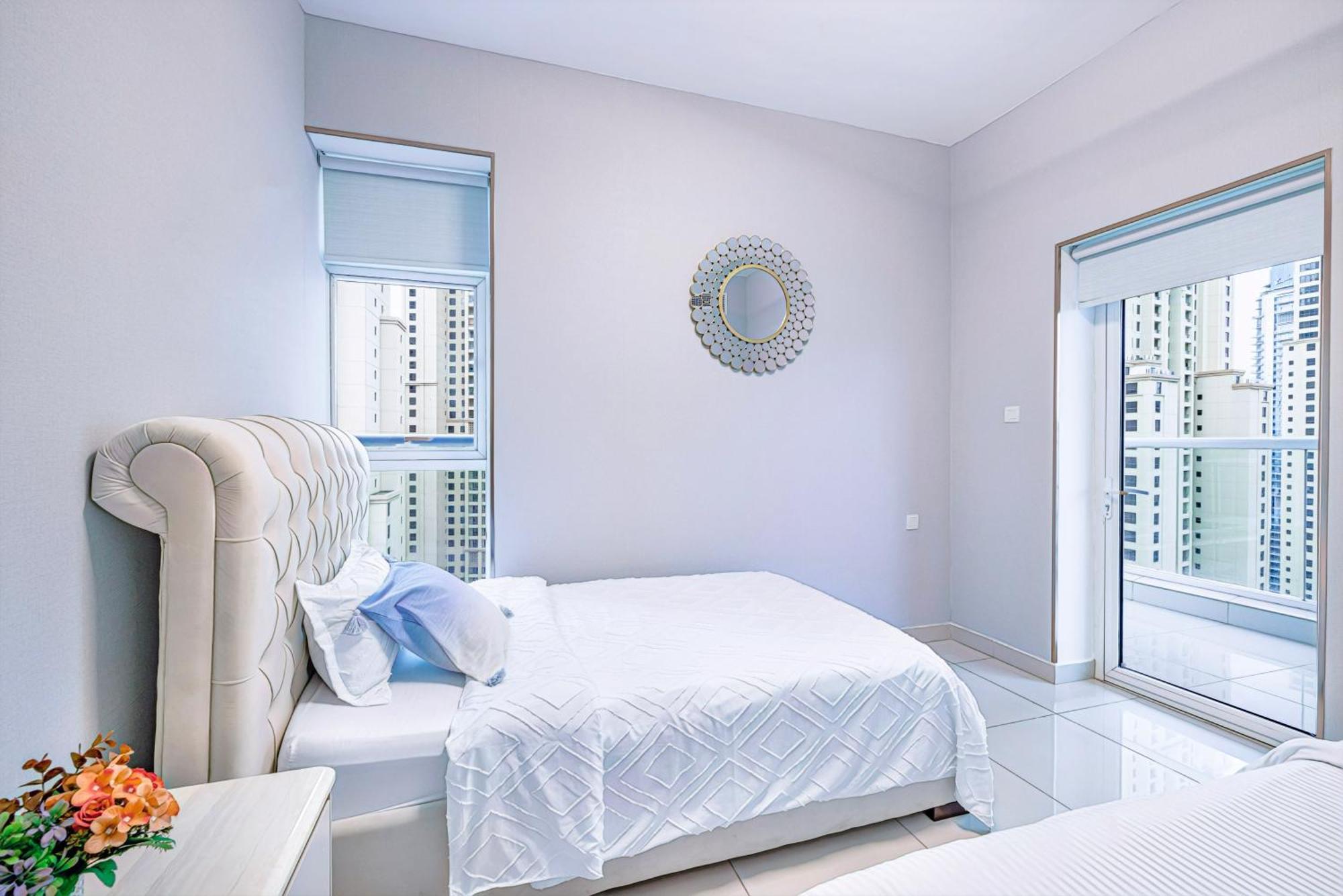 5 Star Serviced Apartment With Beach Access In The Heart Of Dubai Marina Free Welcome Gift Box Upon Arrival 외부 사진